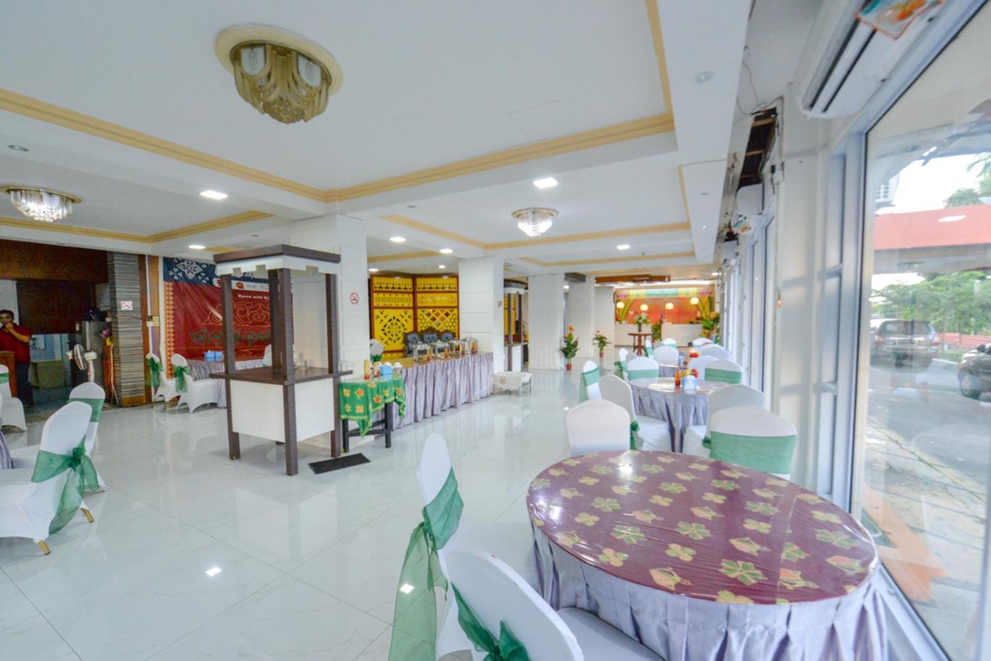 Oyo 2487 Sampurna Jaya Hotel Tanjung Pinang Exterior foto