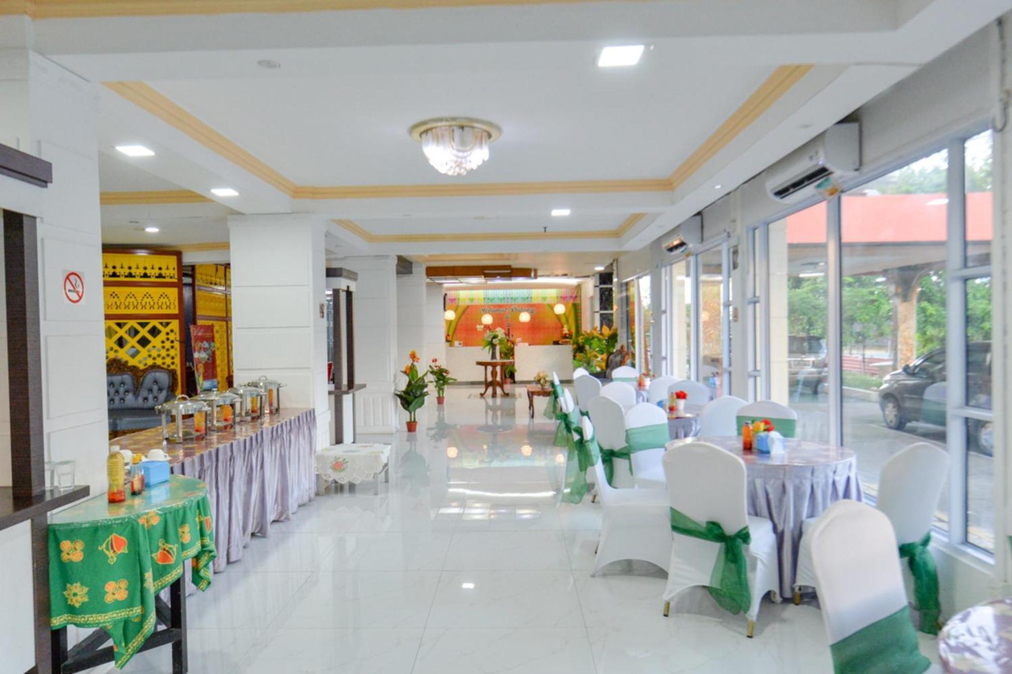 Oyo 2487 Sampurna Jaya Hotel Tanjung Pinang Exterior foto