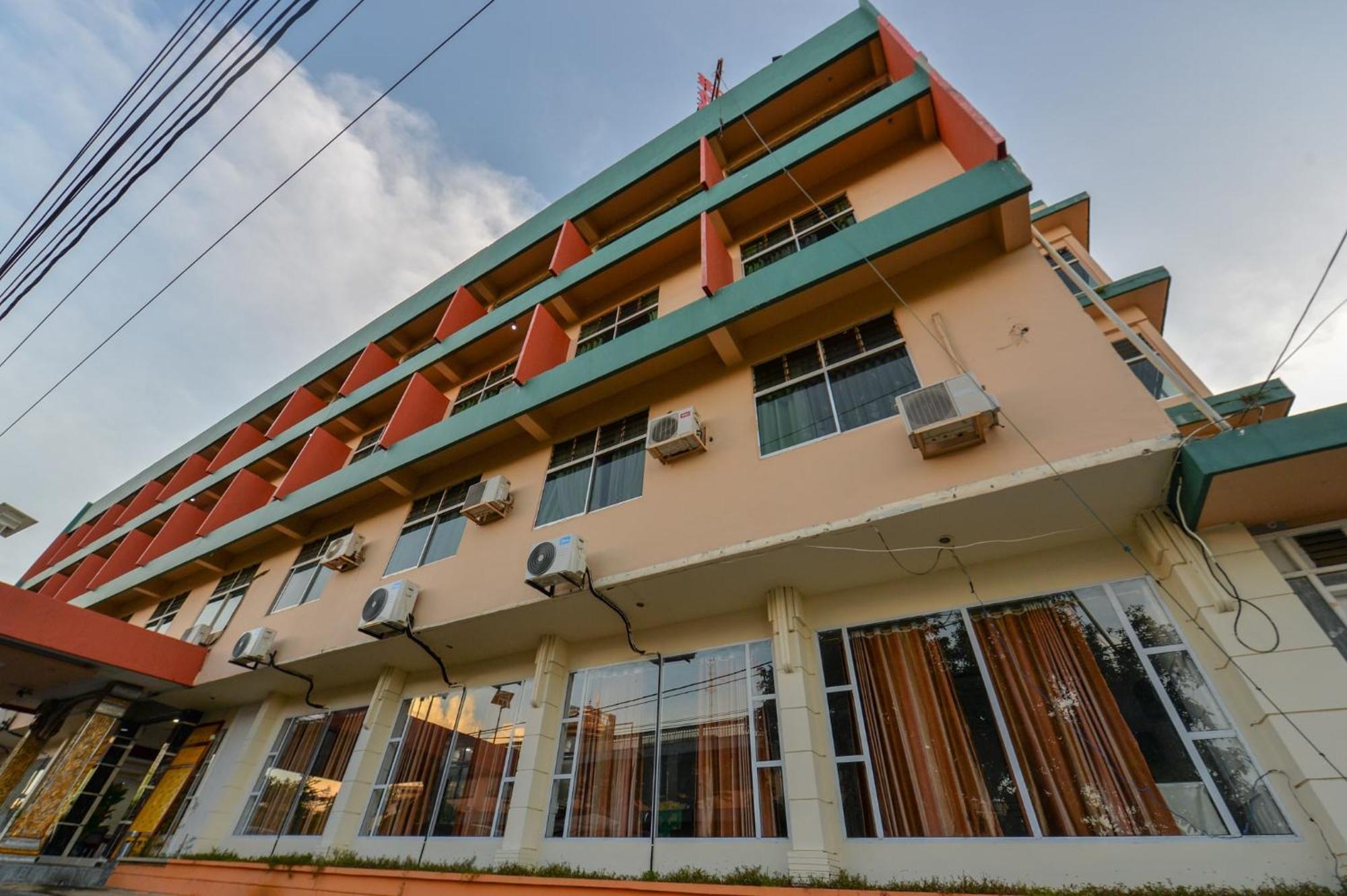 Oyo 2487 Sampurna Jaya Hotel Tanjung Pinang Exterior foto