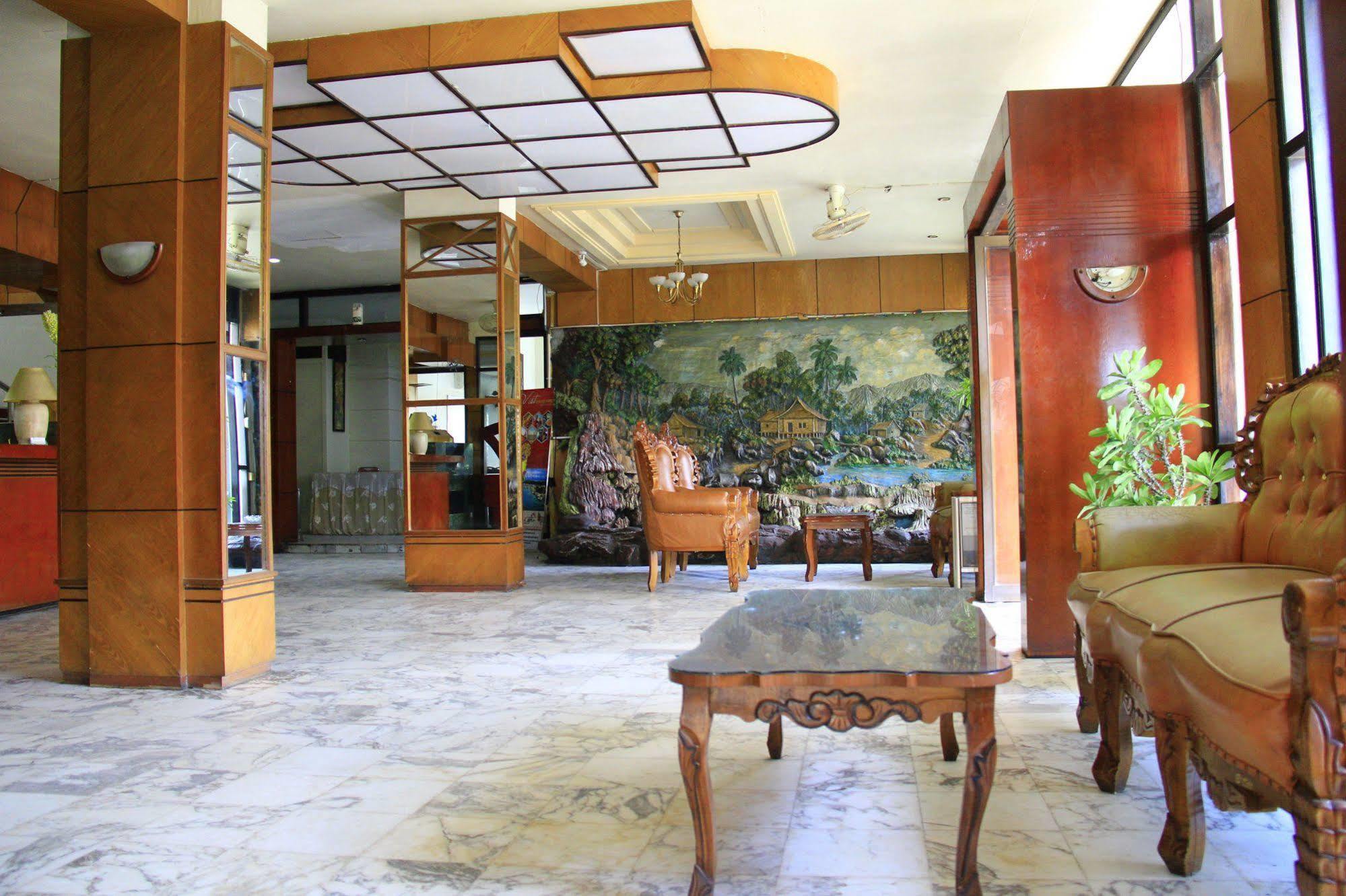 Oyo 2487 Sampurna Jaya Hotel Tanjung Pinang Exterior foto