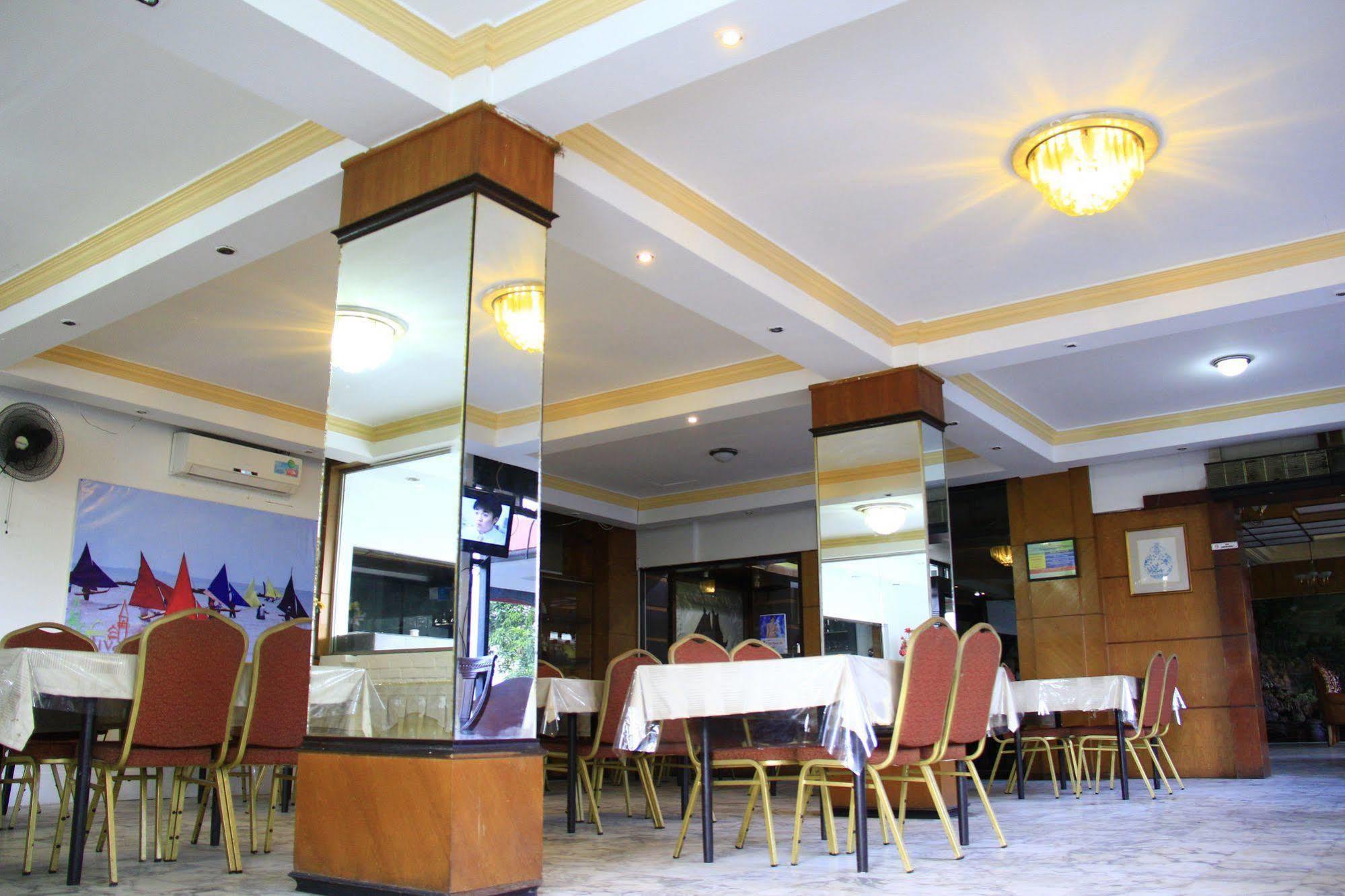 Oyo 2487 Sampurna Jaya Hotel Tanjung Pinang Exterior foto