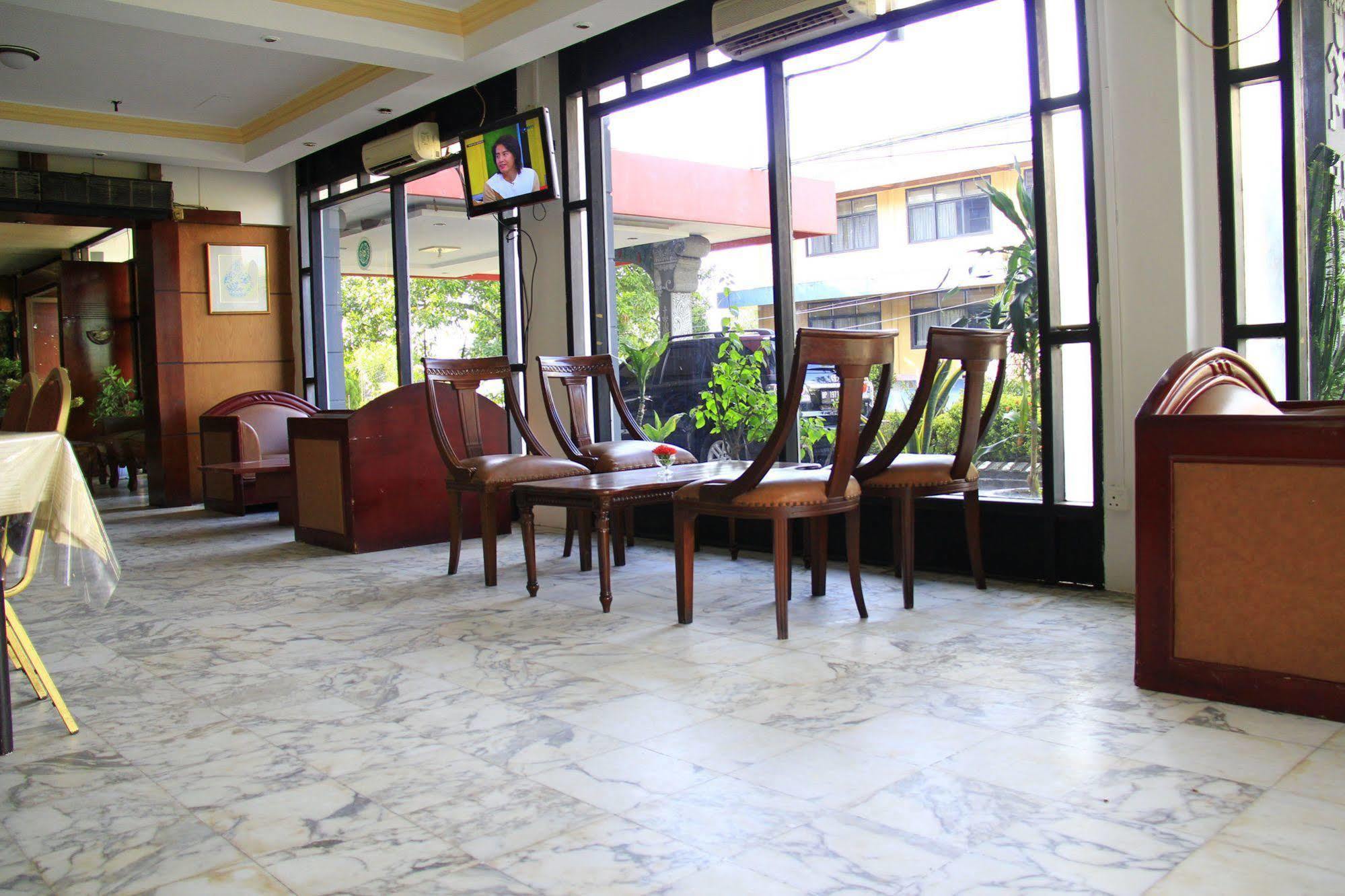 Oyo 2487 Sampurna Jaya Hotel Tanjung Pinang Exterior foto